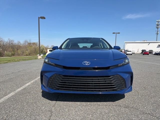 Used 2025 Toyota Camry LE image 3