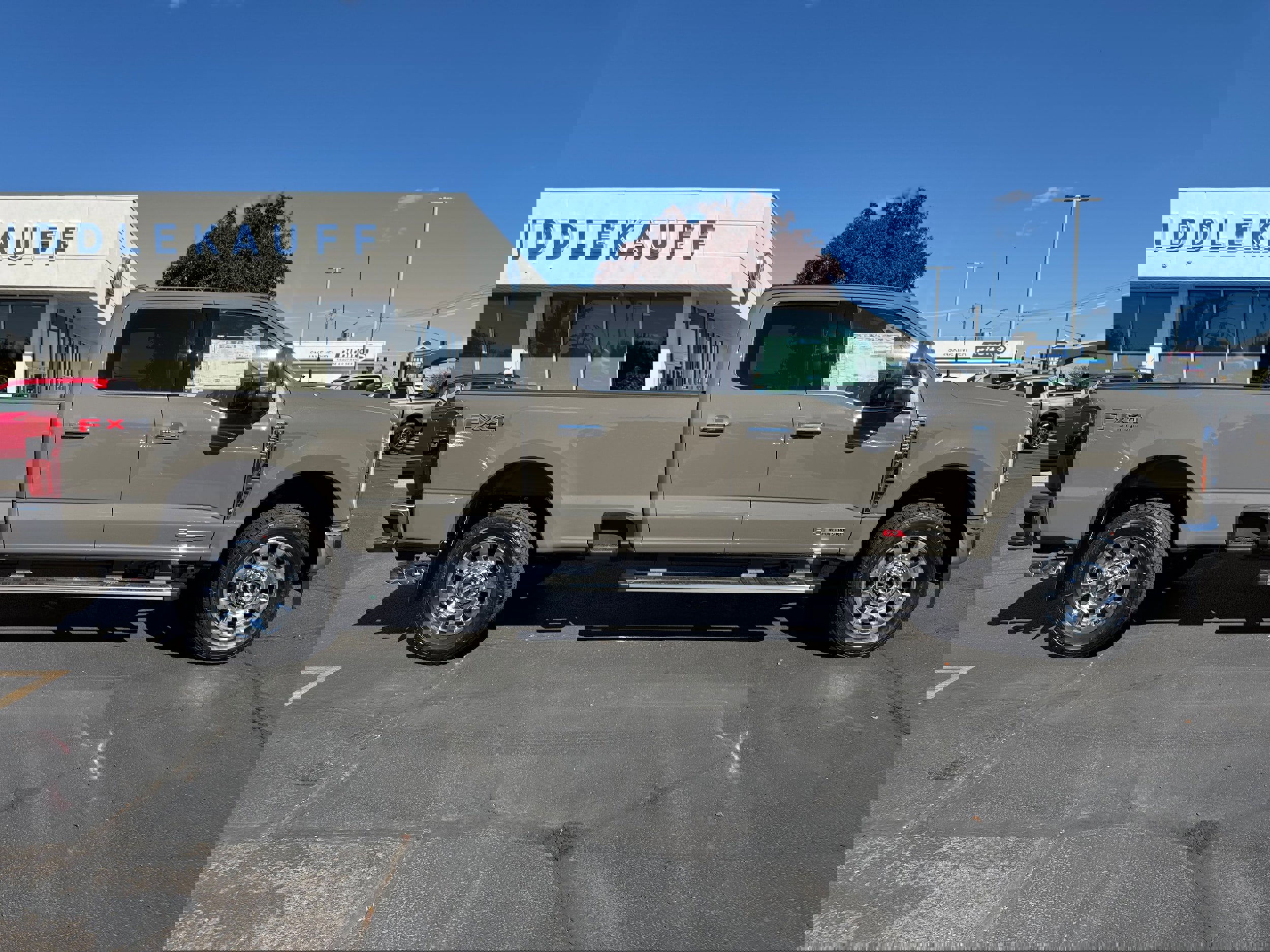 New 2026 Ford F350 Lariat w/ Lariat Premium Package image 3