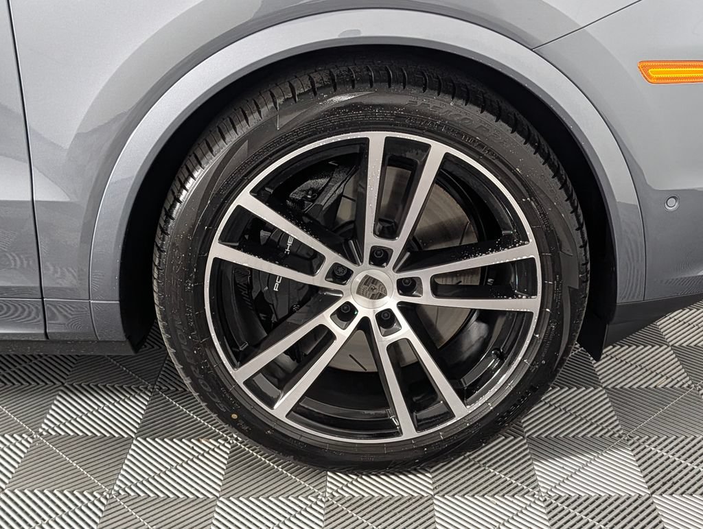 New 2026 Porsche Cayenne Turbo AWD/4WD image 14