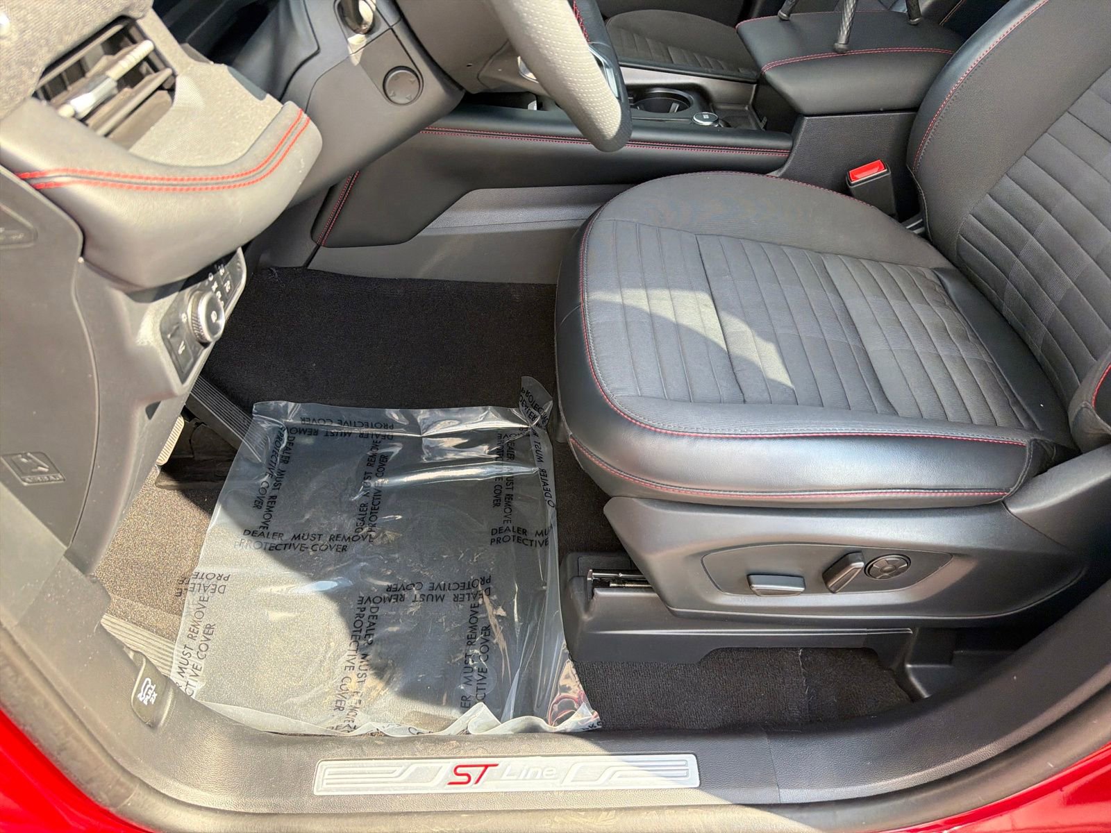 Used 2025 Ford Explorer ST-Line w/ Premium Package image 20