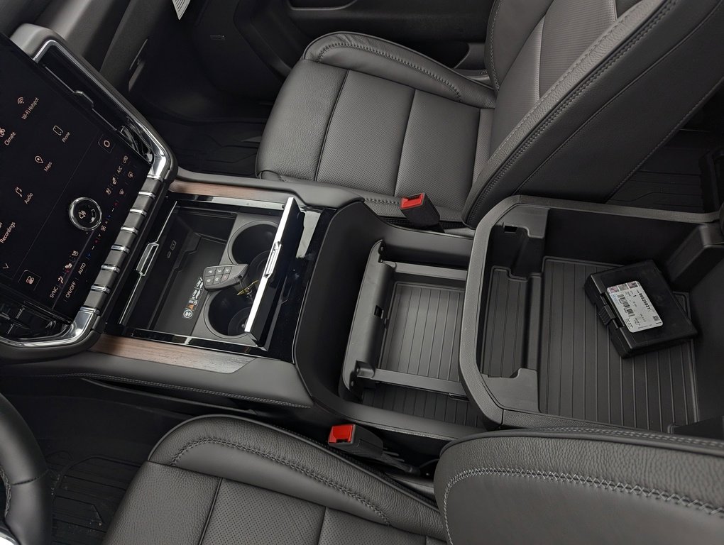 New 2026 GMC Yukon XL Denali w/ Denali Reserve Package image 30