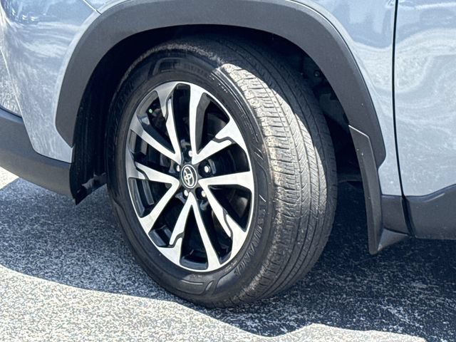 Used 2024 Toyota Corolla Cross XLE w/ Convenience Package AWD/4WD image 40