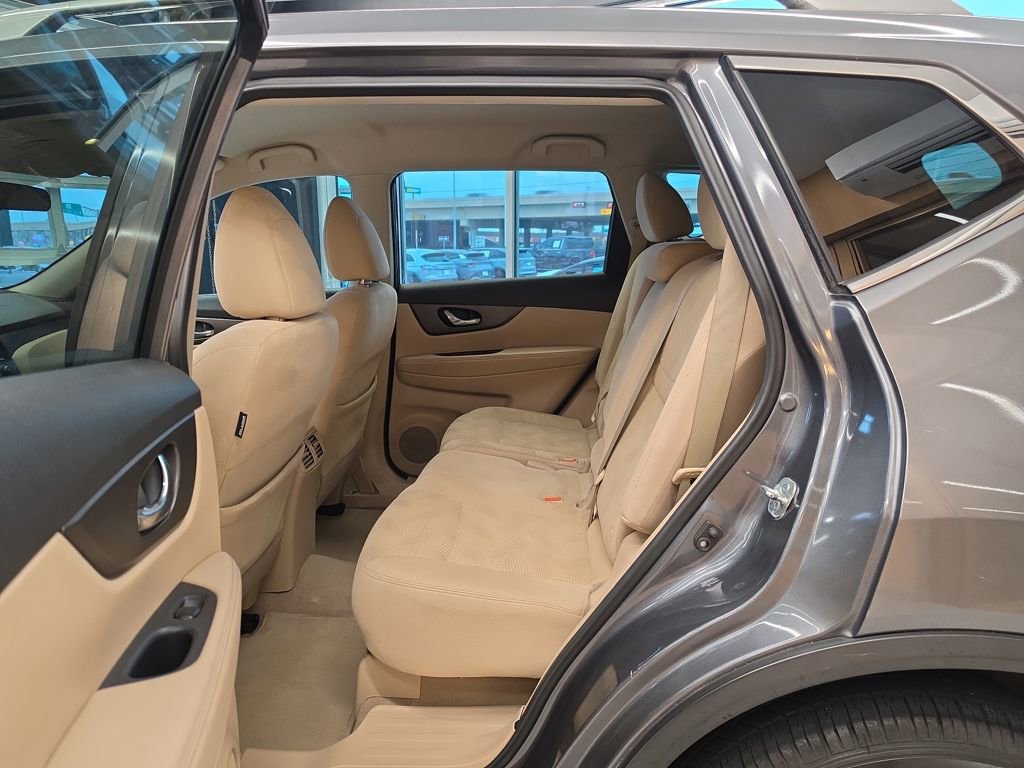 Used 2014 Nissan Rogue SV image 29