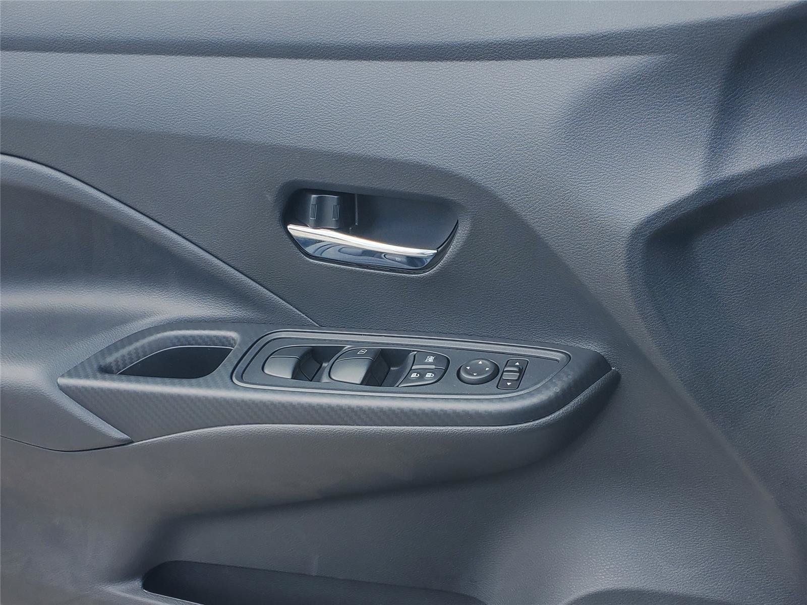 New 2025 Nissan Versa SV w/ Trunk Package FWD image 23