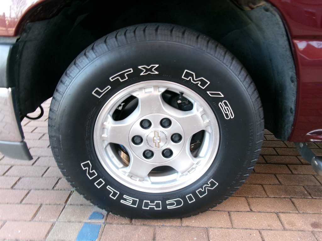 Used 1999 Chevrolet Silverado 1500 LS w/ Firm Ride Suspension Pkg RWD image 30