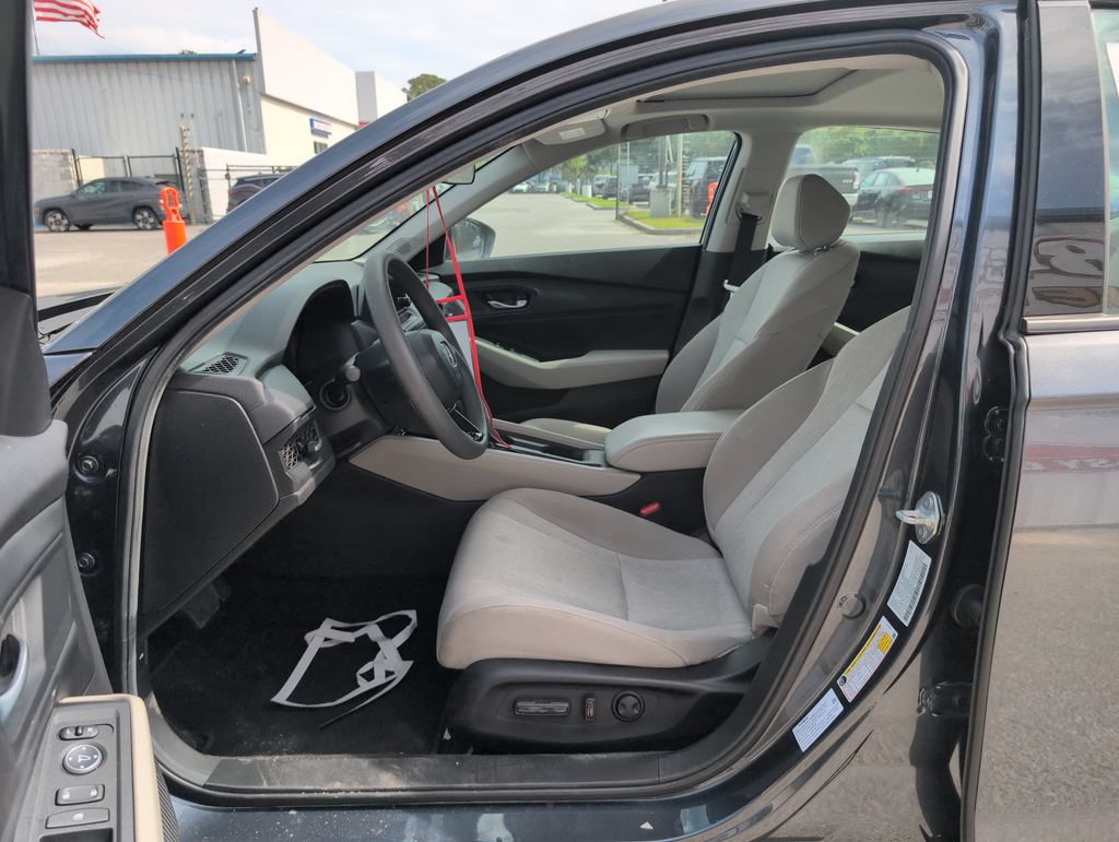 Used 2025 Honda Accord SE image 10