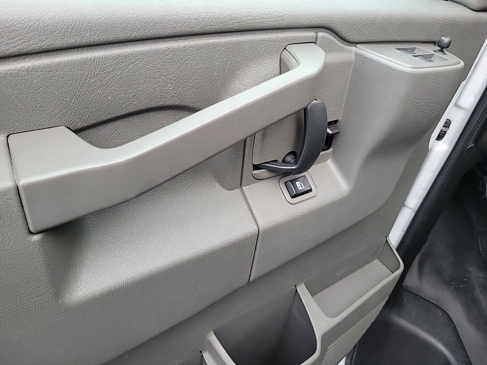 Used 2024 GMC Savana 2500 w/ Driver Convenience Package image 21