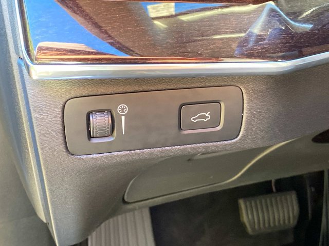 Used 2019 Volvo XC90 T6 Momentum w/ Protection Package Premier AWD/4WD image 17