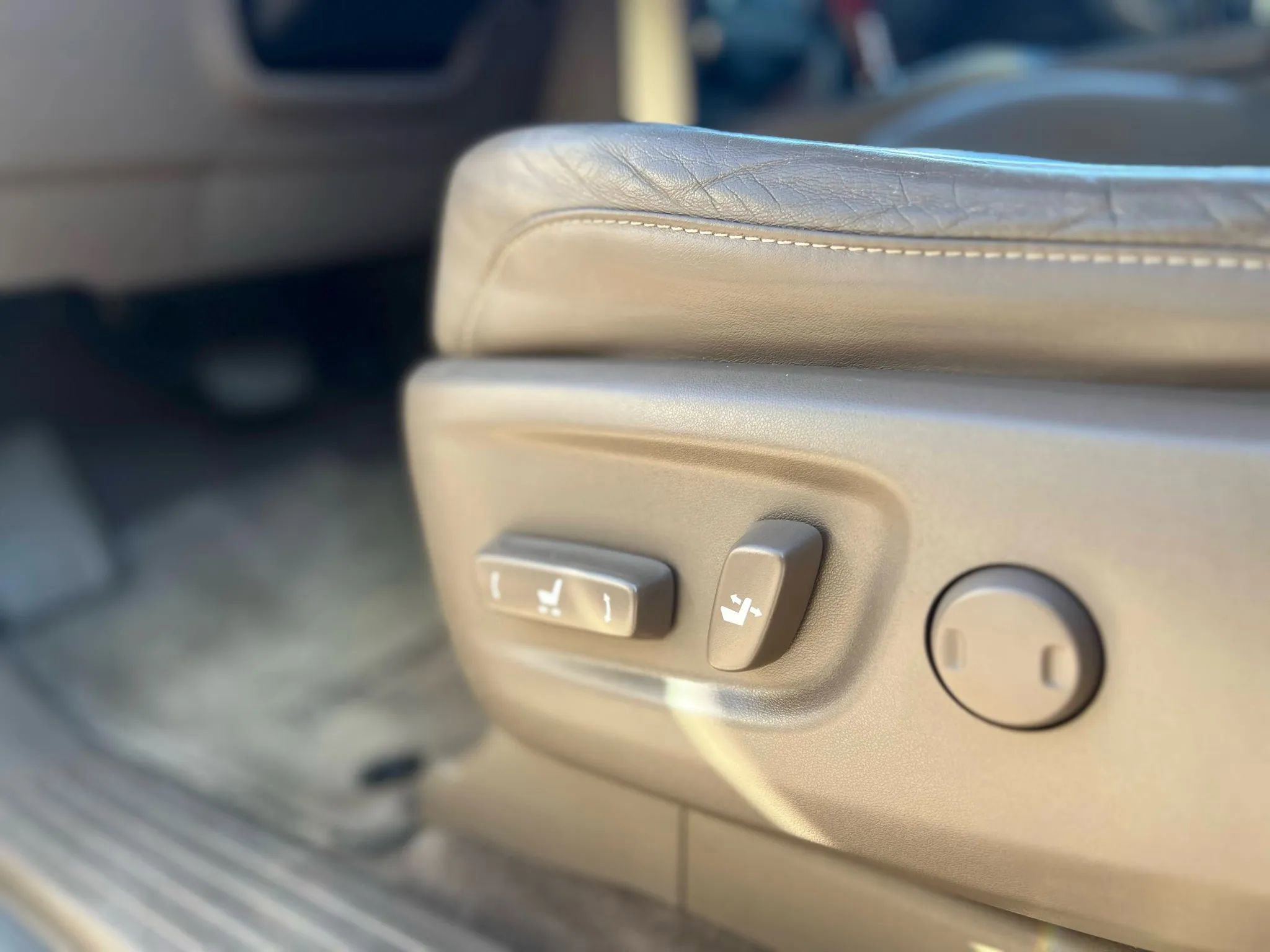 Used 2014 Lexus GX 460 Luxury image 21