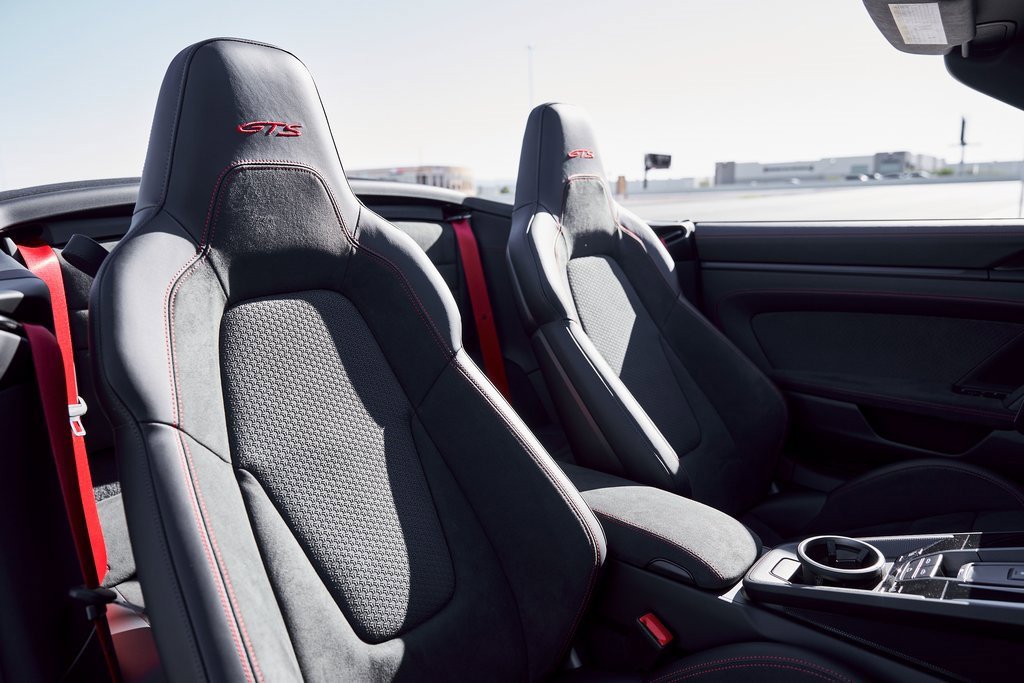 Used 2026 Porsche 911 Carrera GTS w/ Premium Package image 38