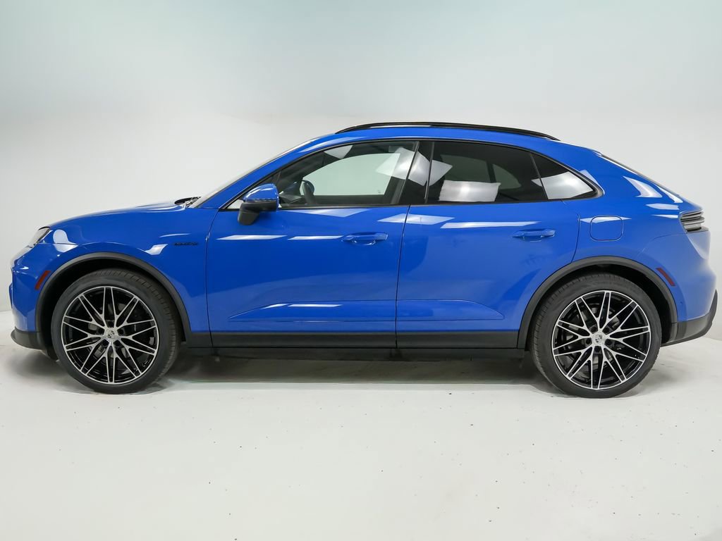 New 2026 Porsche Macan 4 Electric image 2