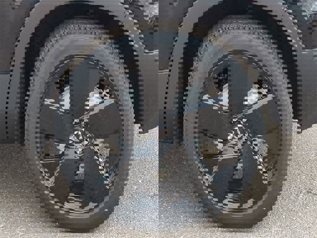 New 2026 Volvo XC40 B5 Ultra w/ Protection Package Premier image 13