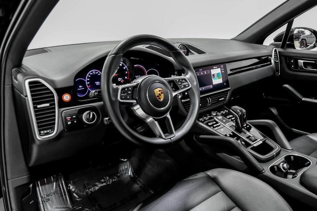 Used 2023 Porsche Cayenne image 6