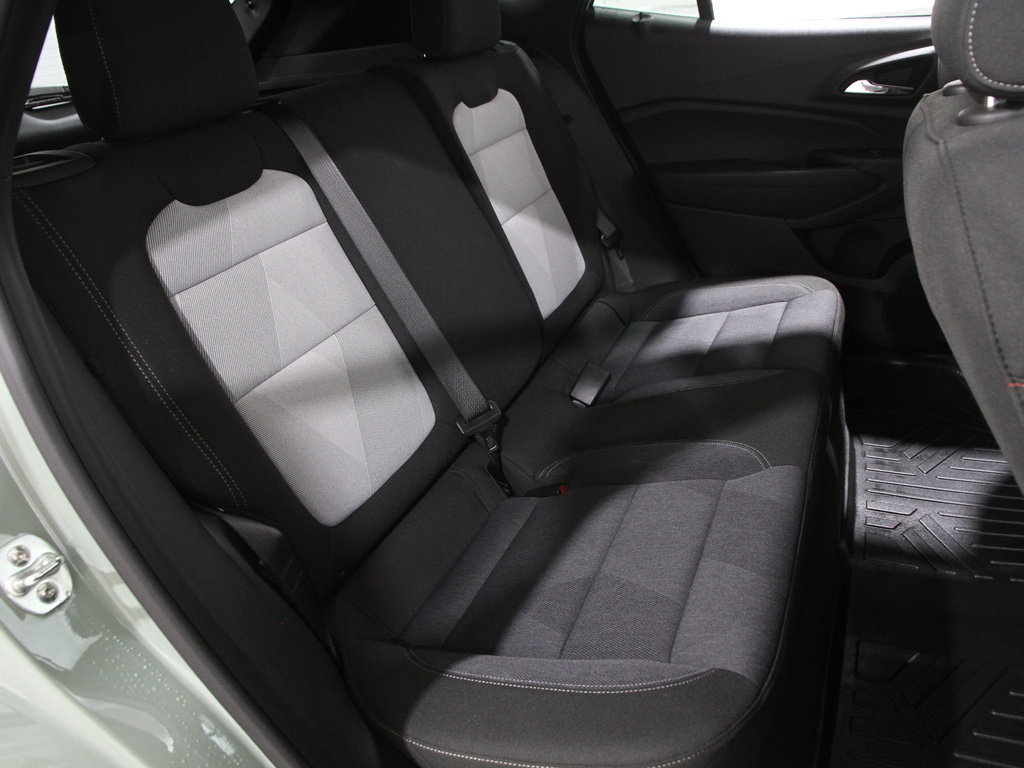 Certified 2024 Chevrolet Trax RS w/ Driver Confidence Package image 17