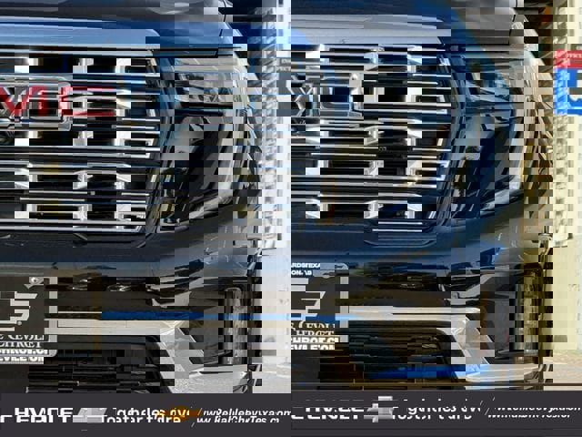 Certified 2025 GMC Acadia Denali image 4