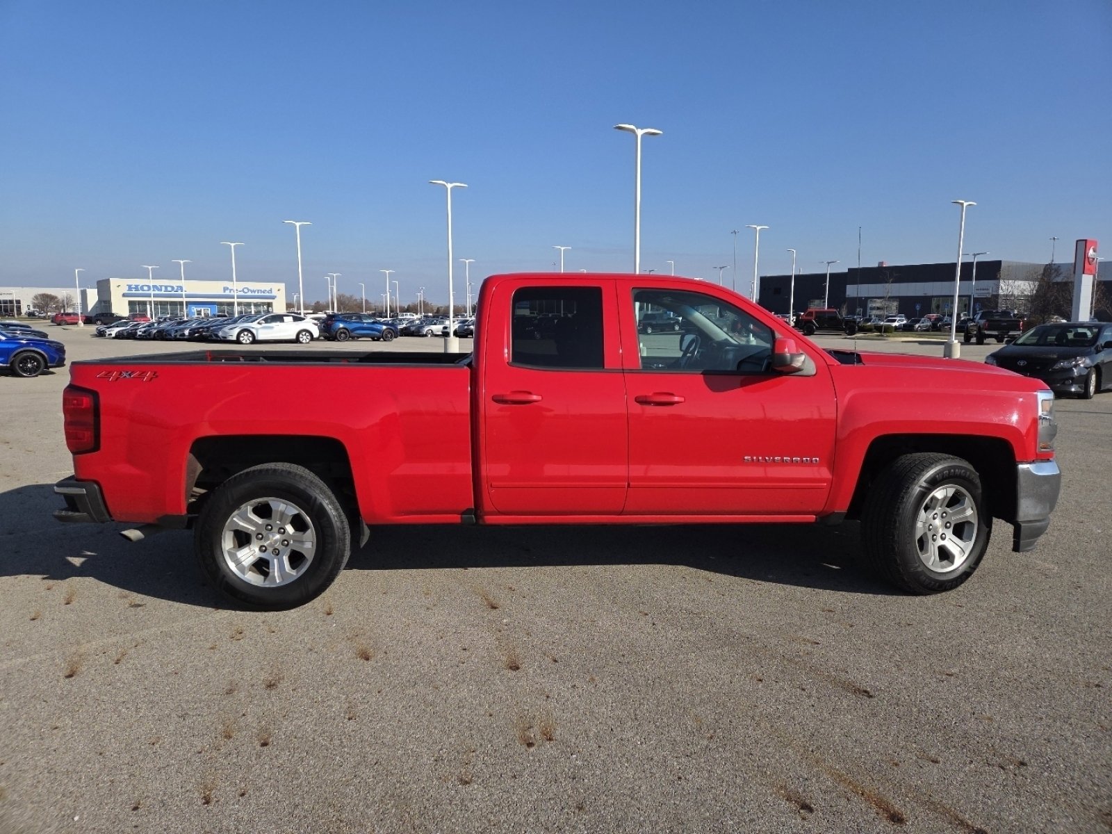 Used 2018 Chevrolet Silverado 1500 LT w/ All Star Edition image 18