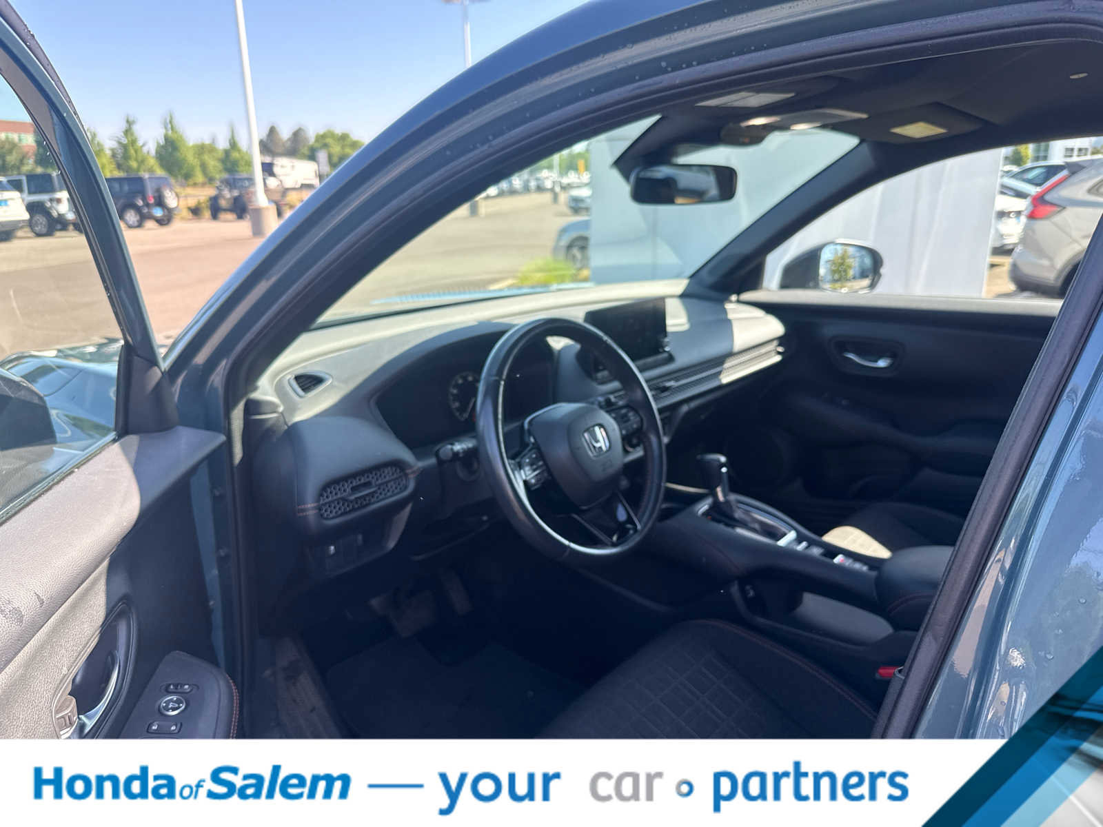 Used 2023 Honda HR-V Sport image 2