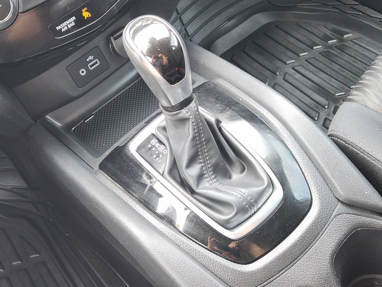 Used 2019 Nissan Rogue S FWD image 24