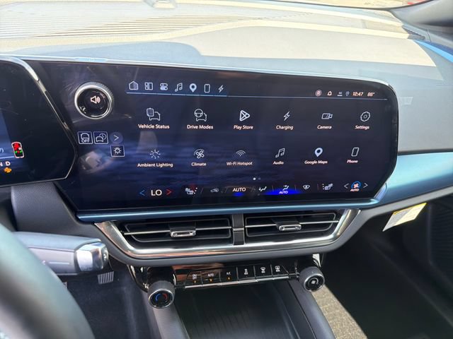 Certified 2024 Chevrolet Equinox EV LT FWD image 18