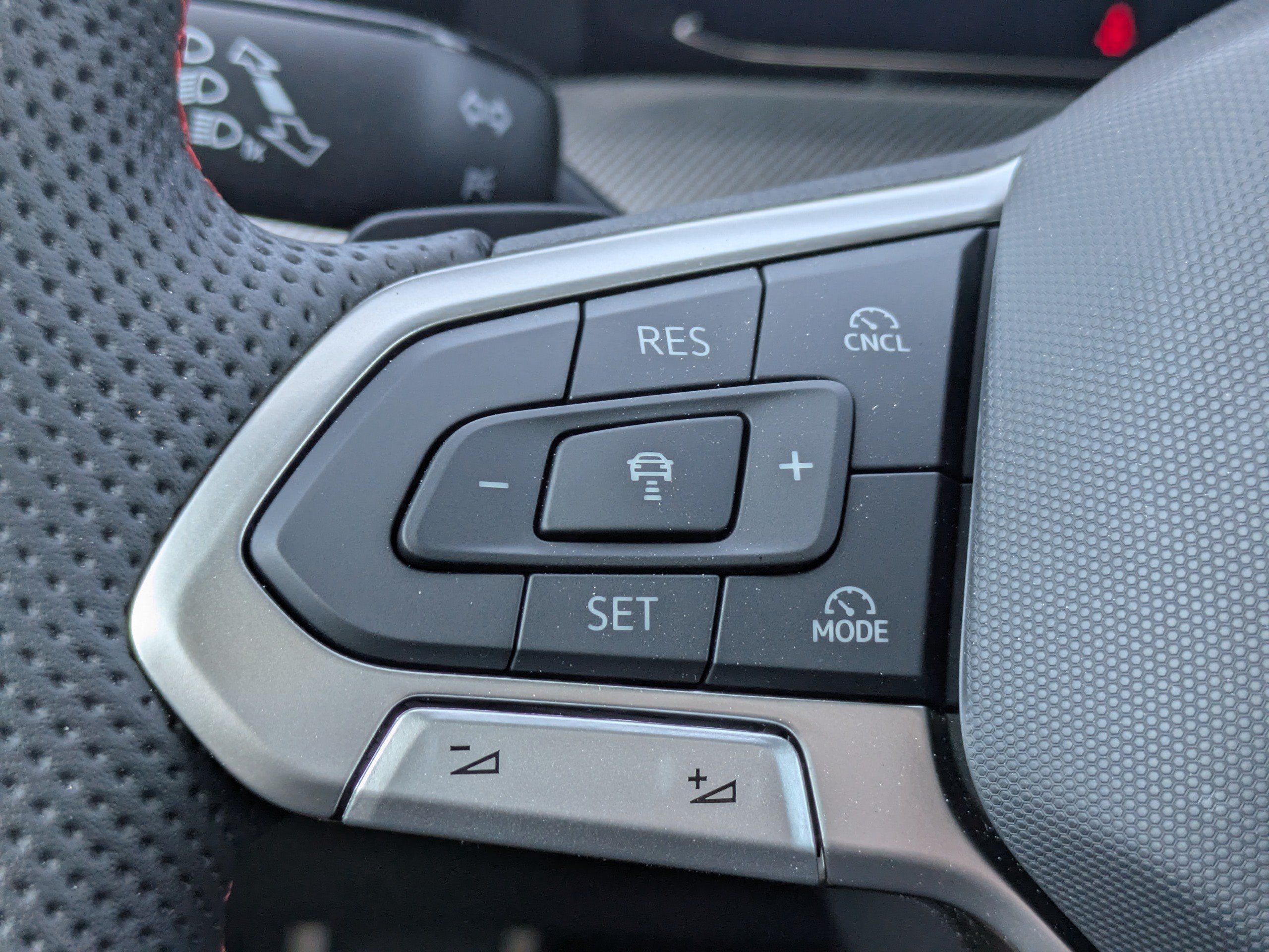 New 2026 Volkswagen GTI SE FWD image 24