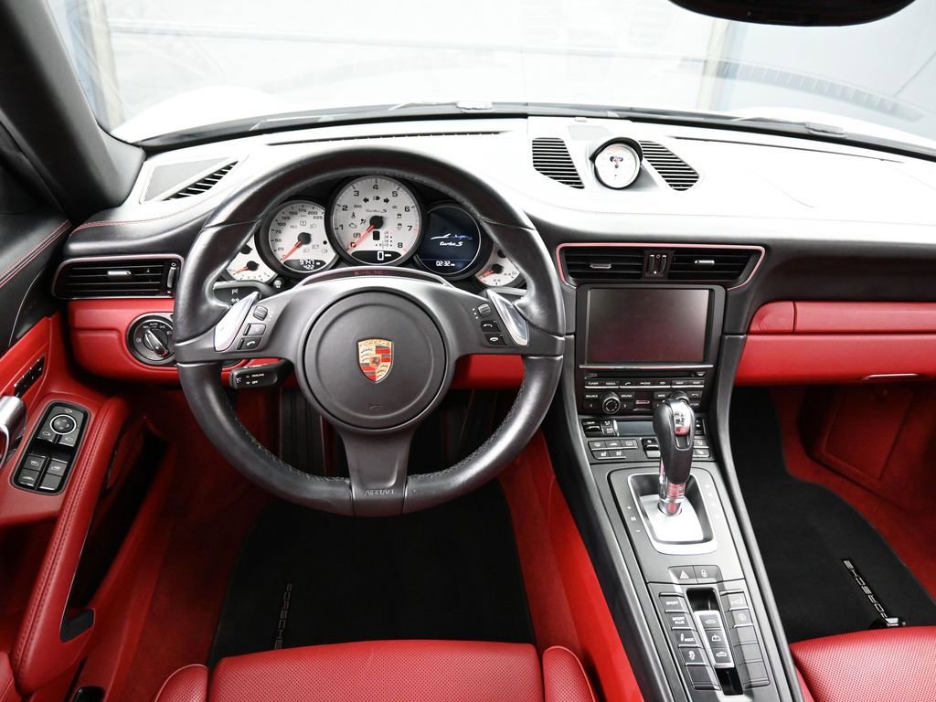 Certified 2015 Porsche 911 Turbo S image 17