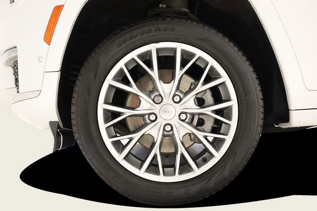 Used 2023 Jeep Grand Cherokee L Summit w/ Luxury Tech Group V AWD/4WD image 9