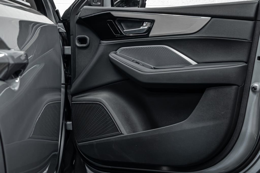 New 2026 Acura MDX SH-AWD image 17