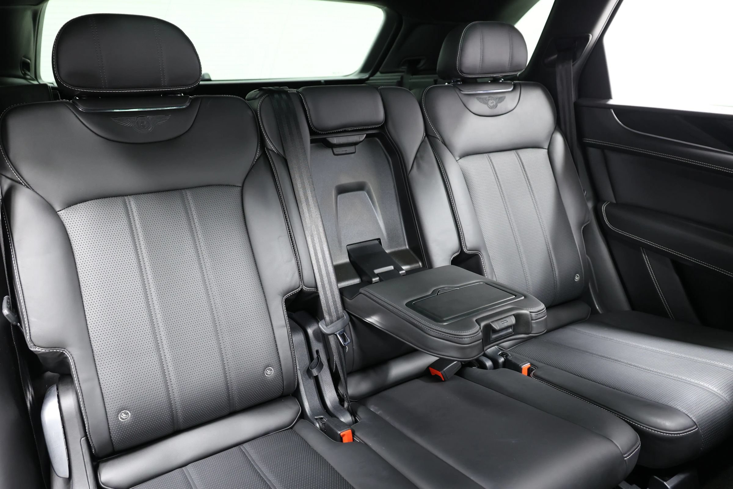 Used 2018 Bentley Bentayga Onyx Edition AWD/4WD image 90