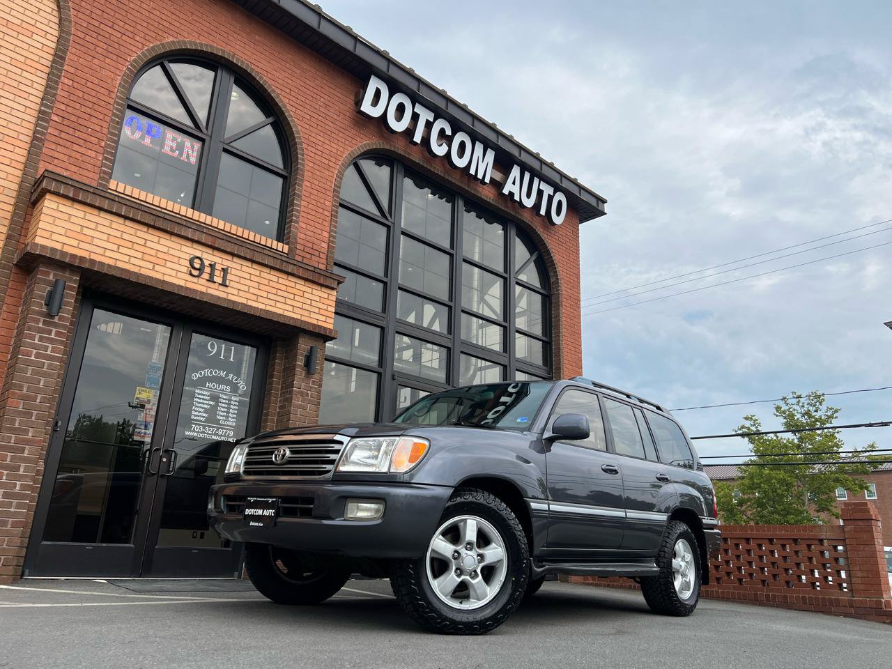 Used 2003 Toyota Land Cruiser AWD/4WD image 3