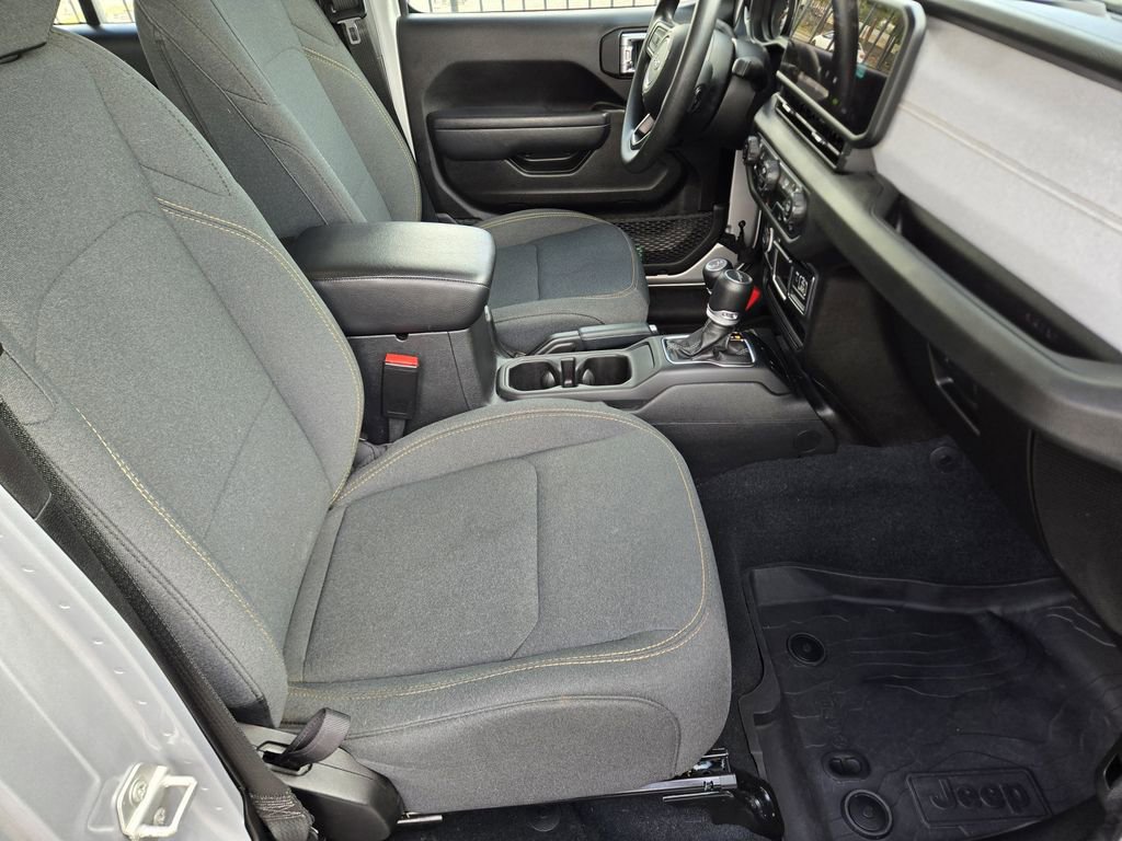 Used 2024 Jeep Gladiator Sport image 16