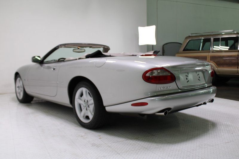 Used 1999 Jaguar XK8 Convertible RWD image 3