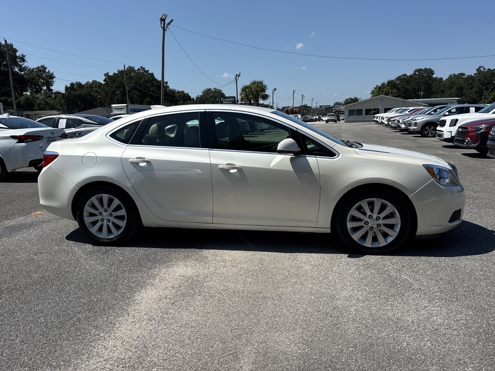 Used 2015 Buick Verano FWD image 6