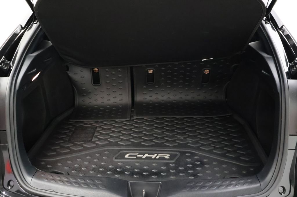 Certified 2020 Toyota C-HR XLE image 22