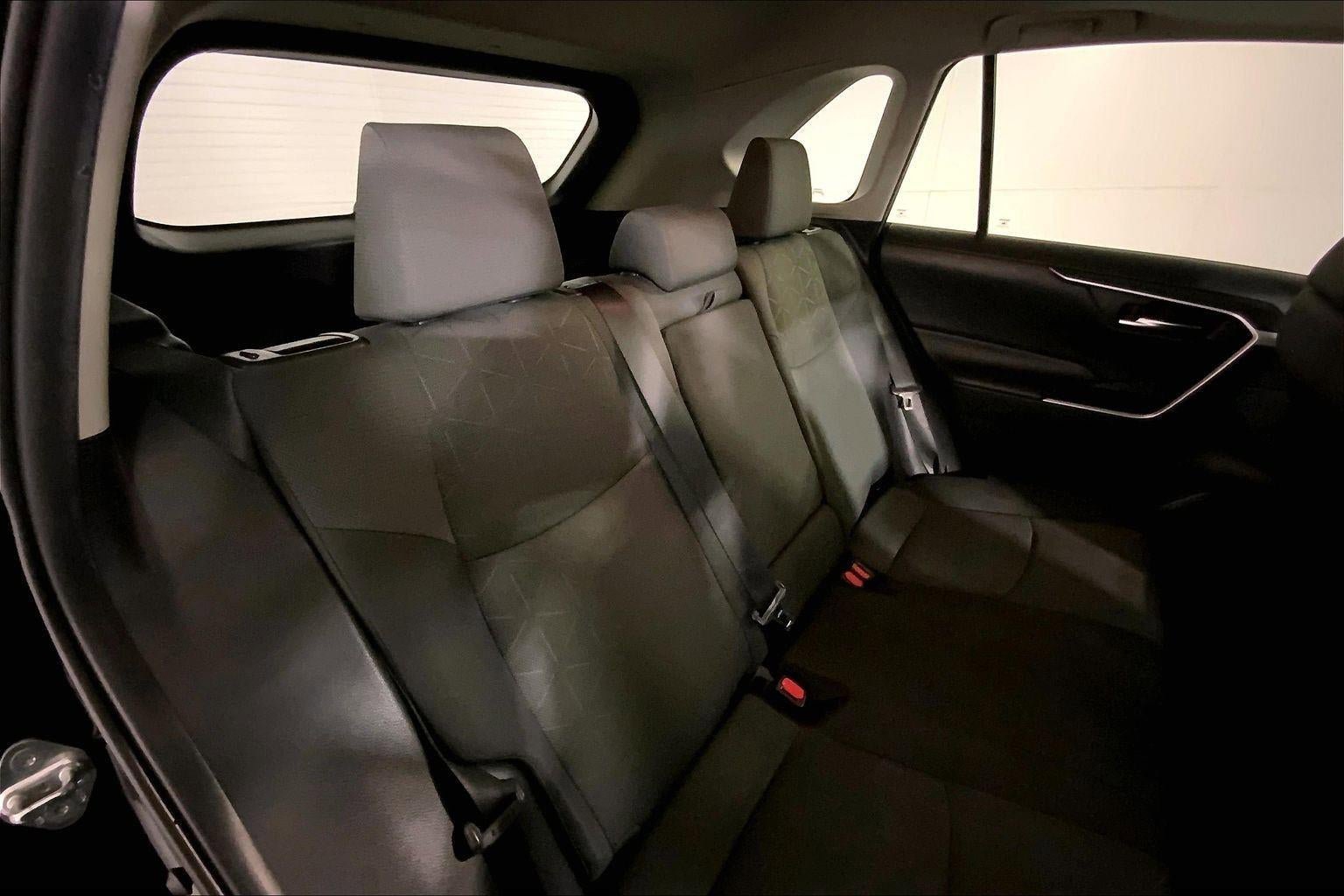 Used 2019 Toyota RAV4 XLE image 23