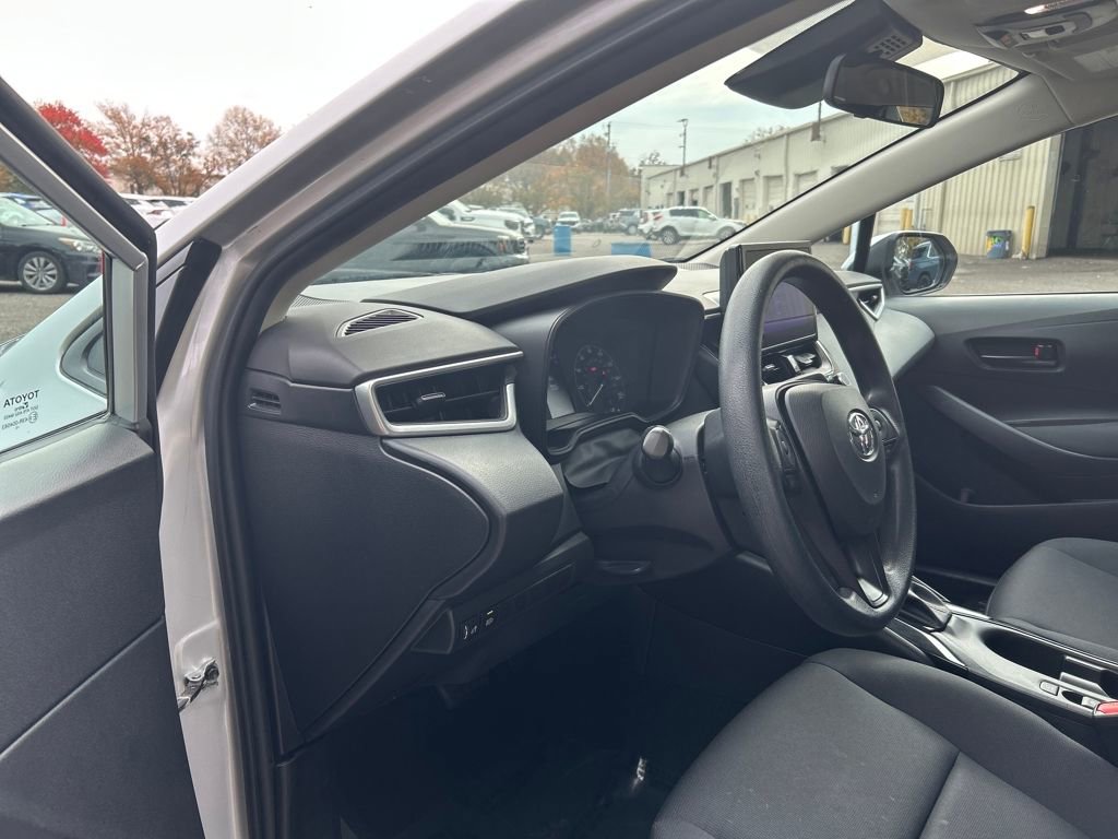 Used 2023 Toyota Corolla LE image 11