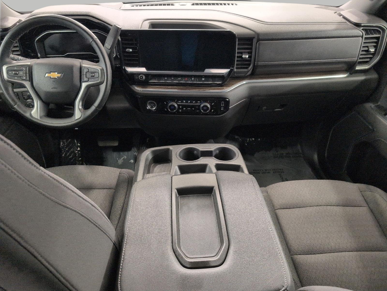 Used 2024 Chevrolet Silverado 1500 LT AWD/4WD image 7