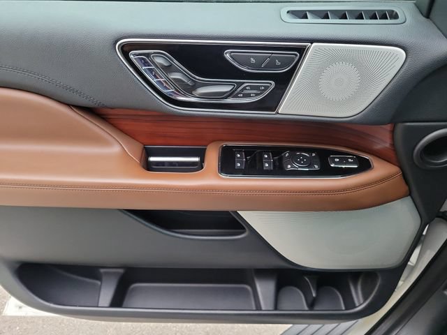 Certified 2022 Lincoln Navigator Reserve RWD image 16