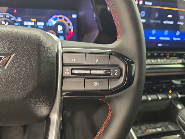 Used 2024 Chevrolet Colorado Z71 w/ Z71 Convenience Package 2 AWD/4WD image 34