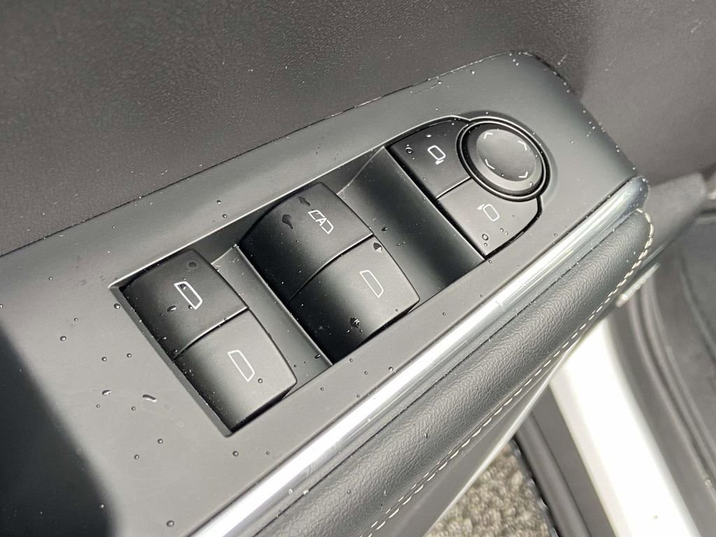 Used 2025 GMC Acadia Elevation FWD image 18
