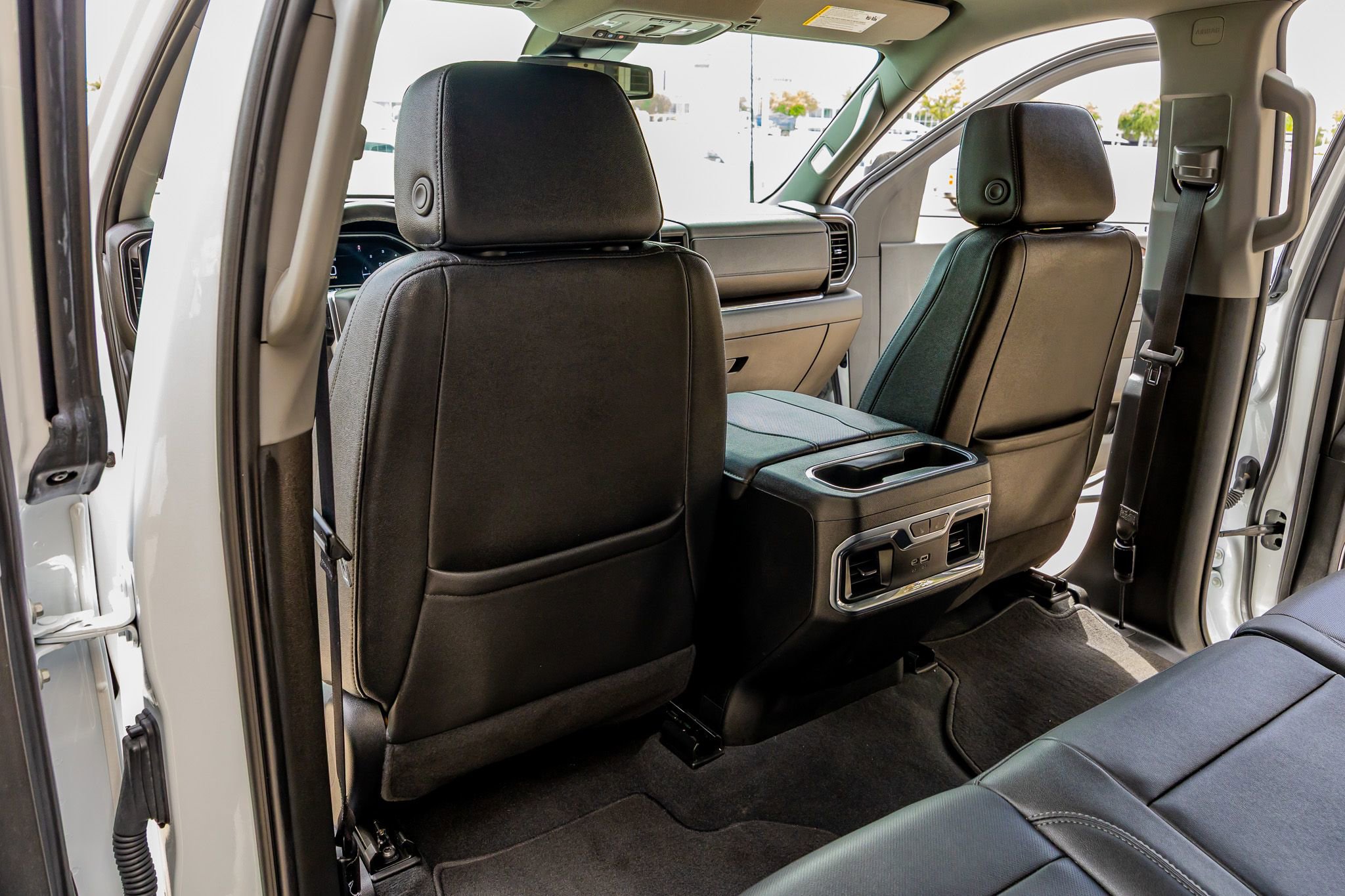 Used 2024 GMC Sierra 3500 SLT w/ SLT Premium Package AWD/4WD image 34