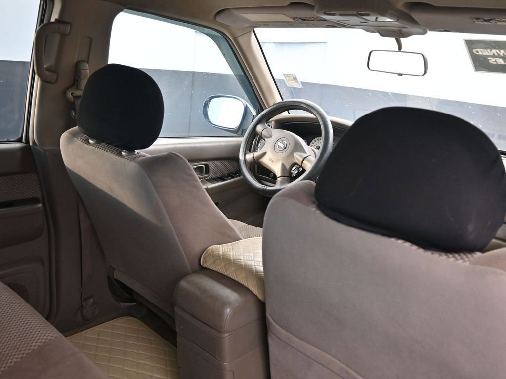 Used 2004 Nissan Pathfinder SE w/ (POP) SE Popular Pkg image 15