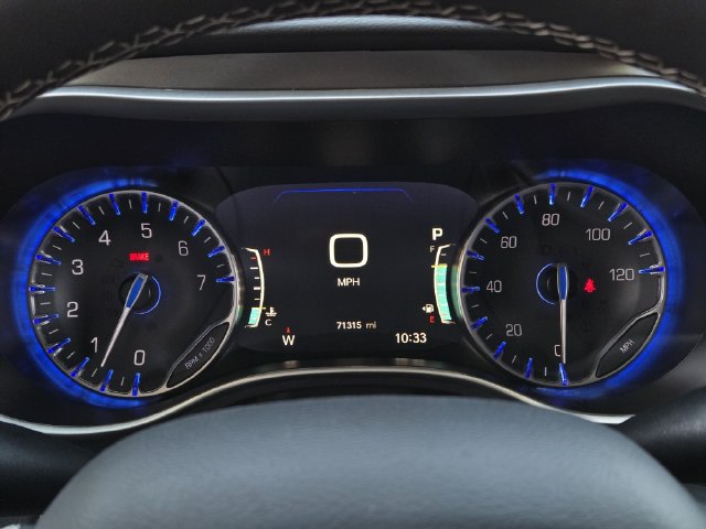 Used 2024 Chrysler Pacifica Touring-L FWD image 16