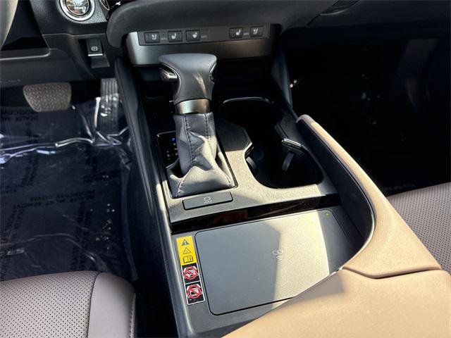 Certified 2023 Lexus ES 350 w/ Premium Package image 21