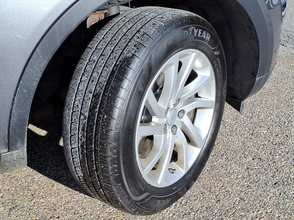 Used 2017 Land Rover Discovery Sport HSE image 4