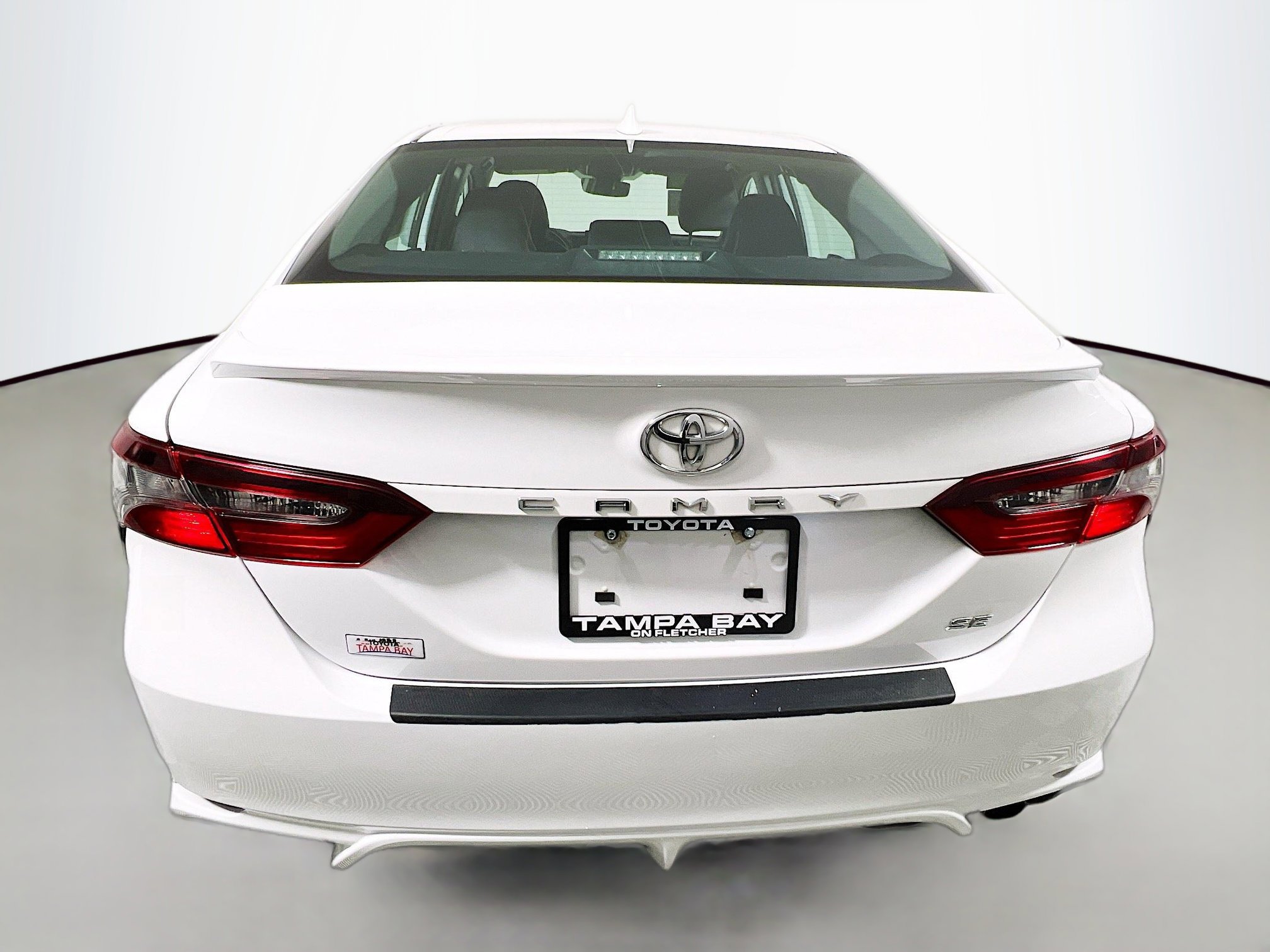Used 2024 Toyota Camry SE image 6