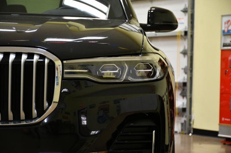 Used 2022 BMW X7 xDrive40i w/ Premium Package AWD/4WD image 8
