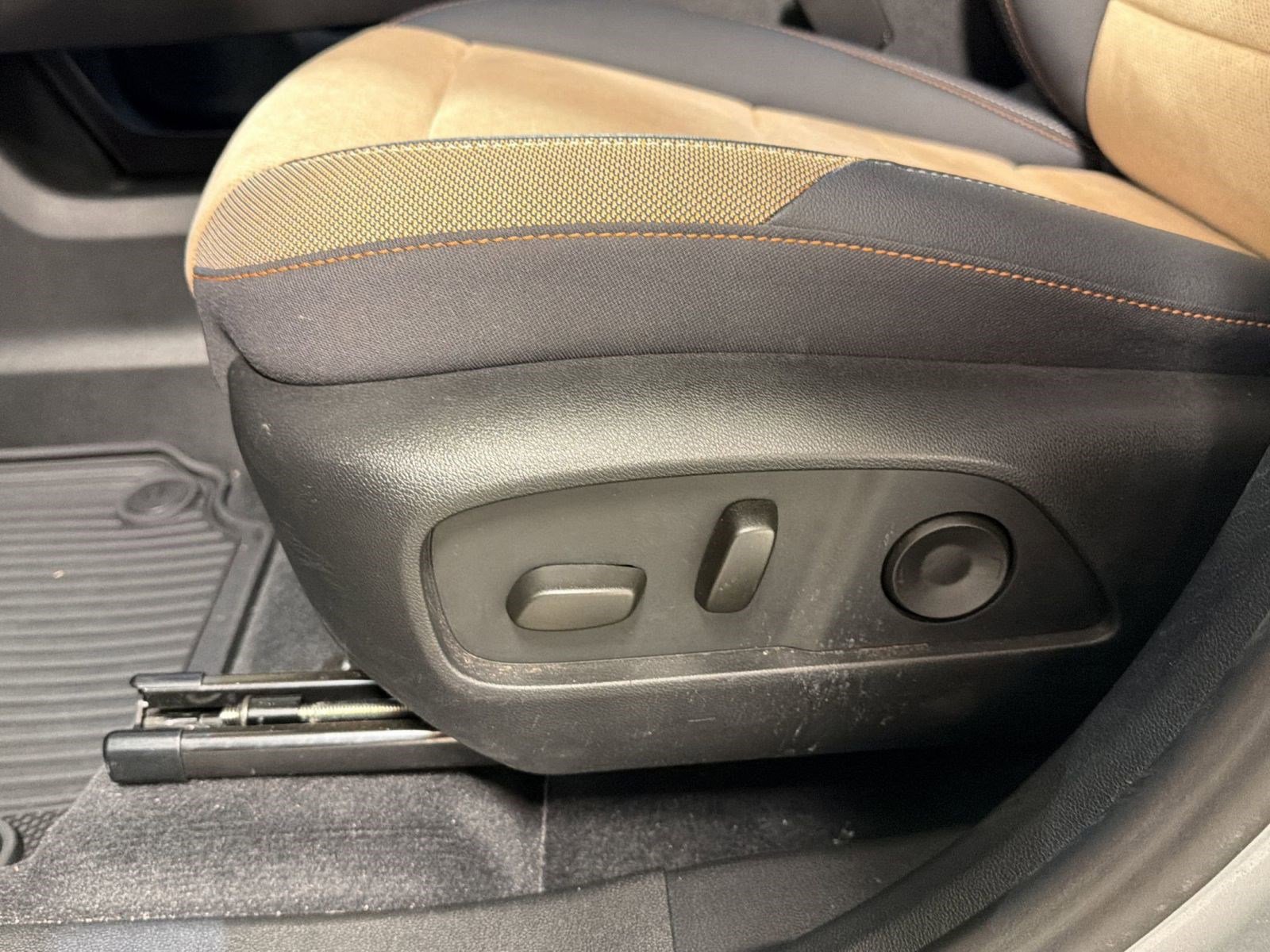 Used 2026 Chevrolet Equinox ACTIV w/ Convenience Package III FWD image 13