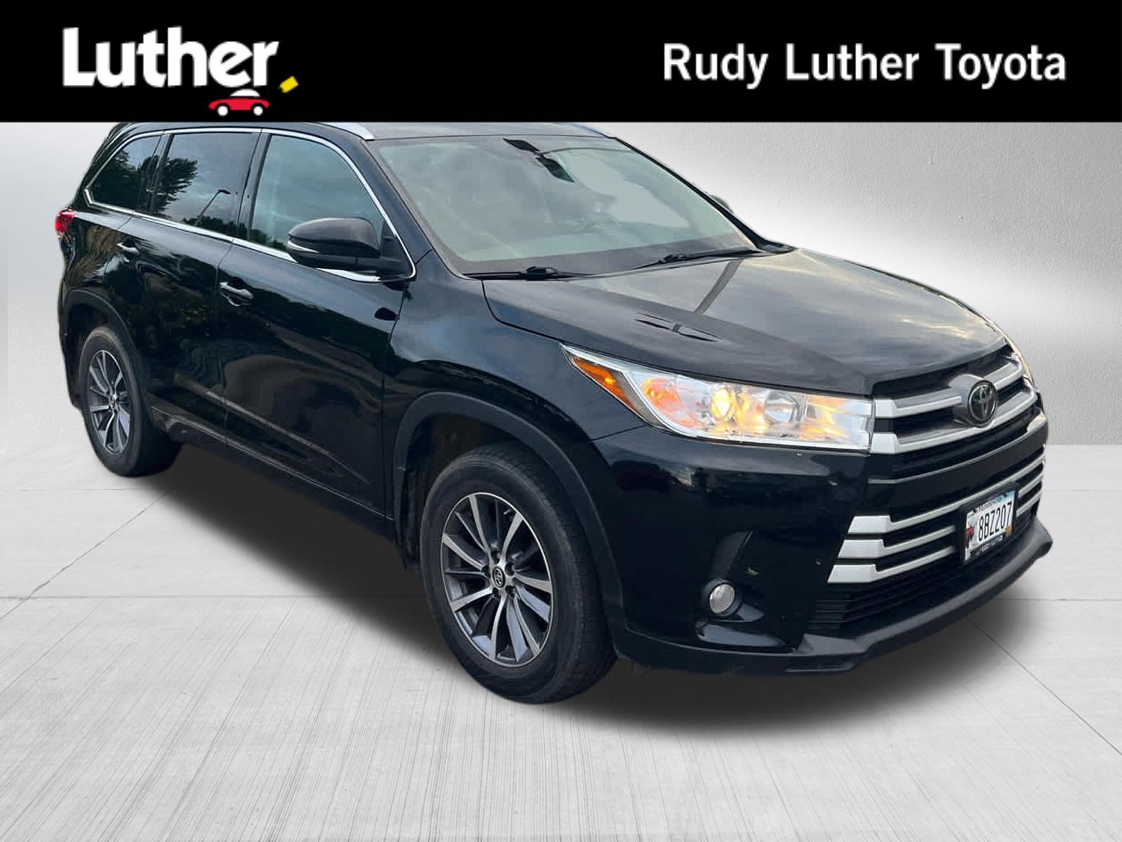 Used 2018 Toyota Highlander XLE AWD/4WD image 1