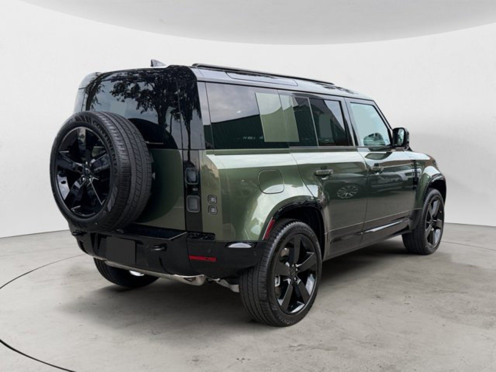 New 2026 Land Rover Defender 110 X-Dynamic SE AWD/4WD image 4