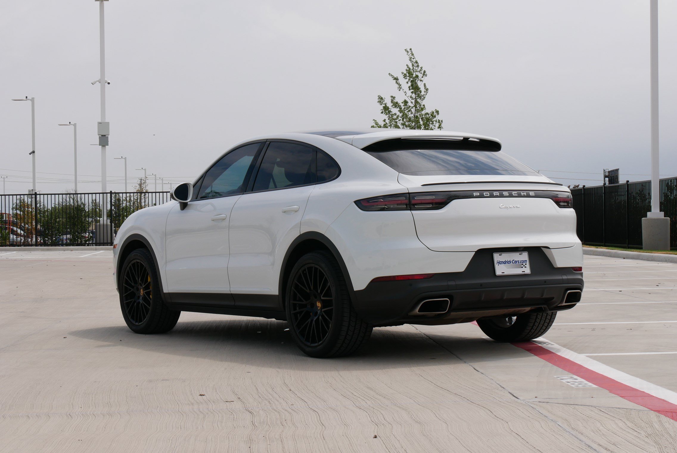 Used 2021 Porsche Cayenne Coupe AWD/4WD image 7
